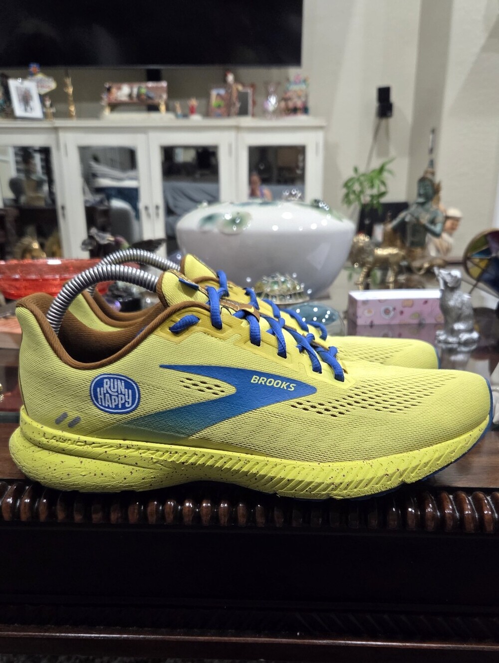 Brooks Launch 8 Run Happy Cushioning Womans Running Shoes — Yellow/Blue